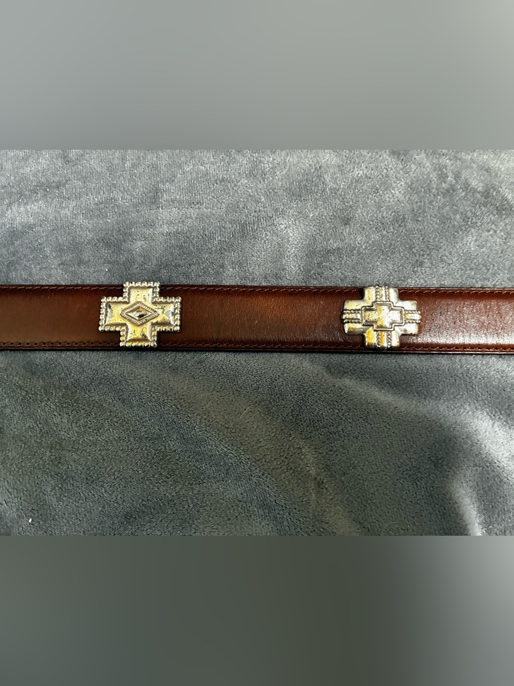 Women’s Fossil Brown Leather Belt with Antique Brass Buckle - Picture 4 of 14